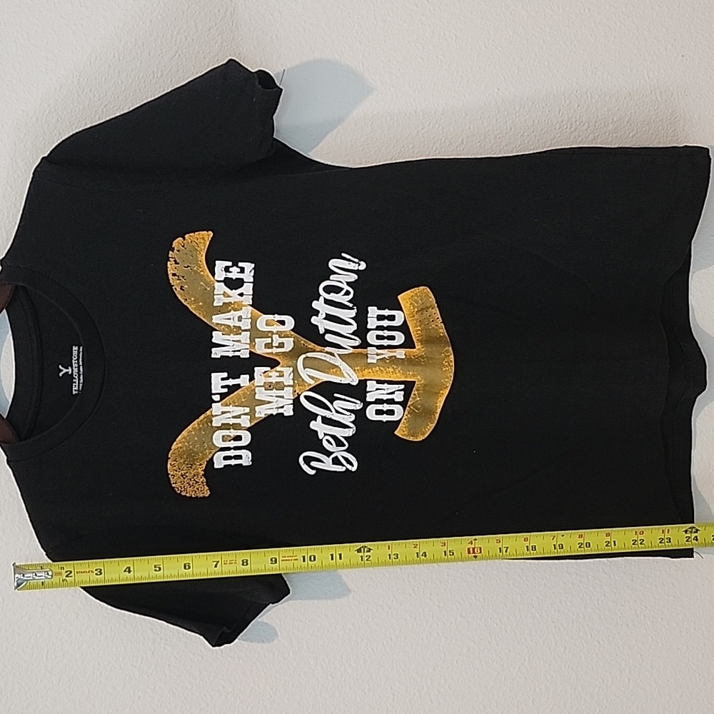 Yellowstone T shirt Med